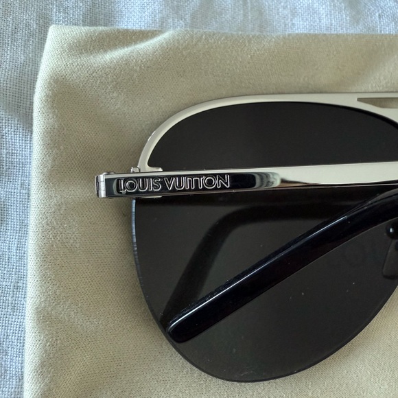 LOUIS VUITTON Rainbow Silveryone Metal Clockwise Monogram Sunglasses - Z1595W - Picture 3 of 9